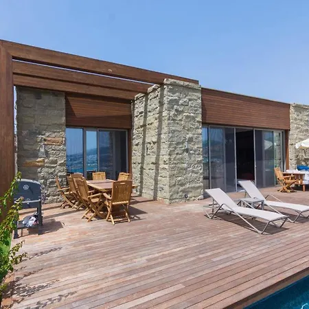Sleeps 8 With Pool Air Con And Wifi فيلة بيتيس